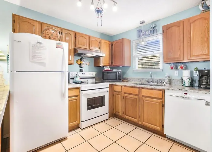 Holiday home Sunrise Village 215- 2br 1ba Gulf Front Sleep 6