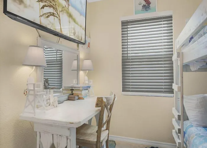 Sunrise Village 215- 2br 1ba Gulf Front Sleep 6 Holiday home
